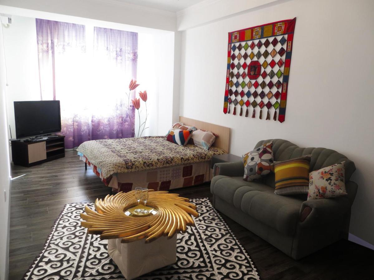 Studio Boutique Apartment 比什凯克 外观 照片